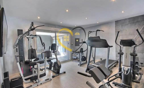 Castle for Sale in Allogny, Centre-Val de Loire, France