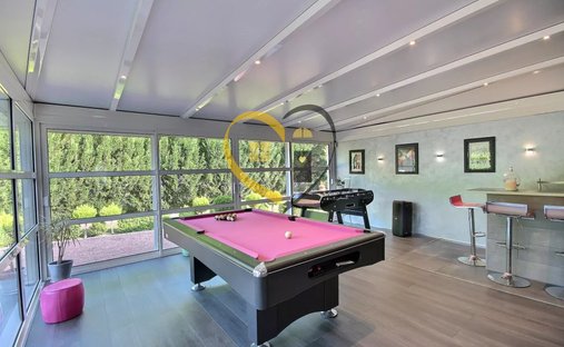 Castle for Sale in Allogny, Centre-Val de Loire, France