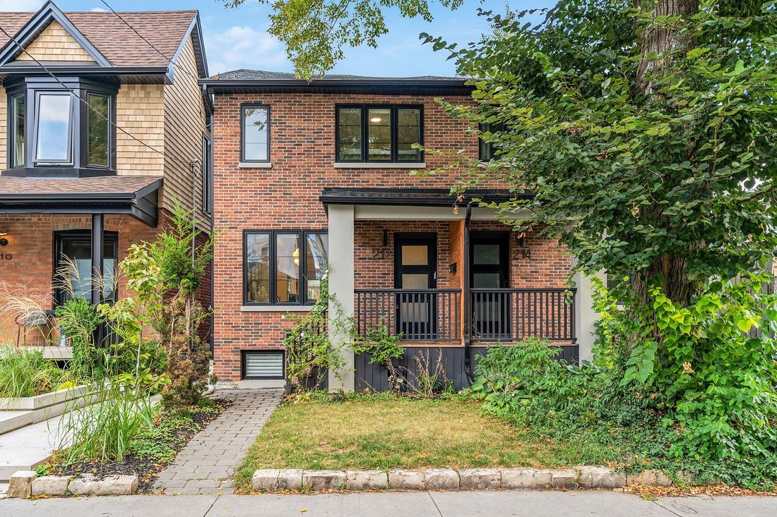 House in Toronto, Ontario, Canada 1 - 15811906