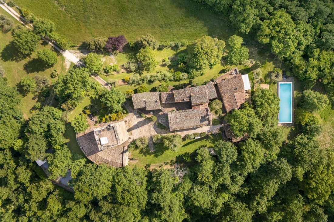 Whispers of Umbria: A 14th-Century Crown Jewel Reborn Above the Clouds
