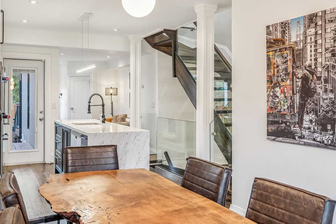 House in Toronto, Ontario, Canada 3 - 15811906