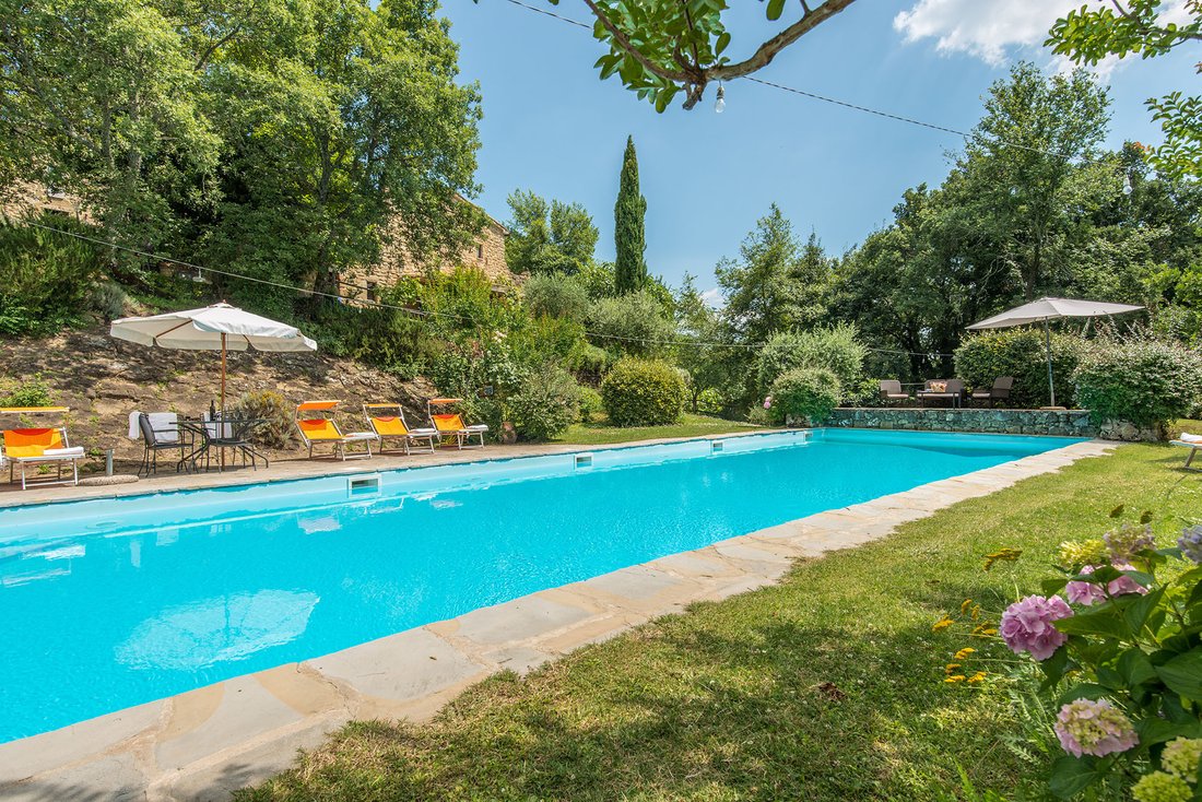 Whispers of Umbria: A 14th-Century Crown Jewel Reborn Above the Clouds