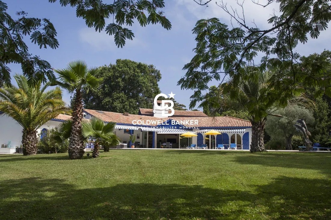 Villa in Bayonne, Nouvelle-Aquitaine, France 3 - 15810472