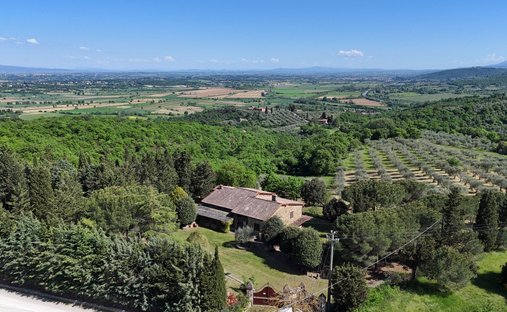 Country House in Sinalunga, Tuscany, Italy 1