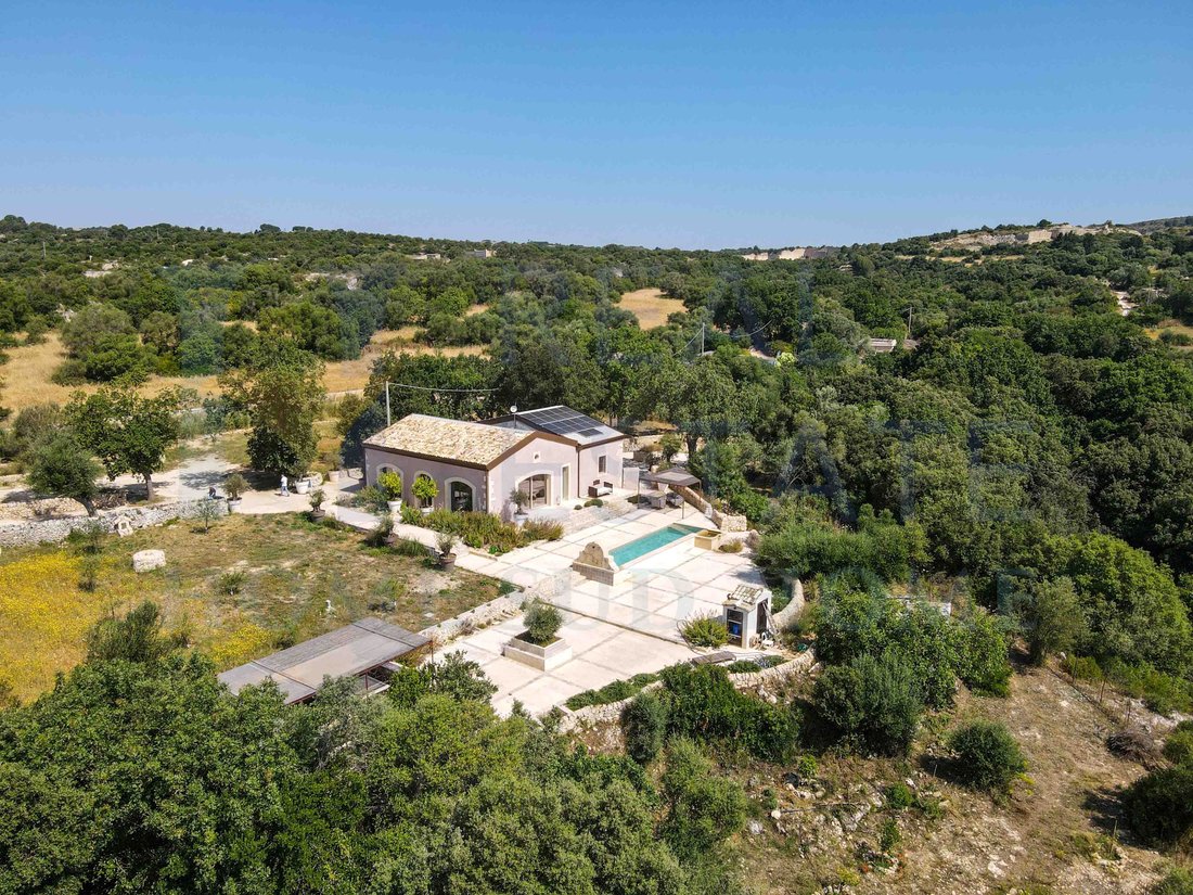 Villa in Center, Noto, Sicily 3 - 15812443