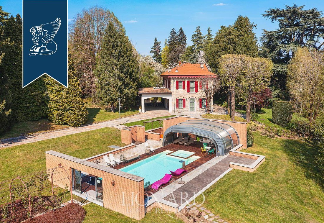 Villa in Erba, Lombardy, Italy 1 - 15813730