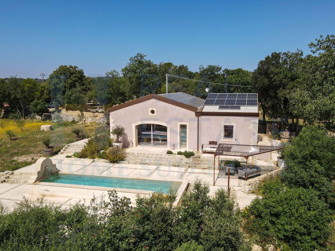 Villa in Center, Noto, Sicily 1 - 15812443
