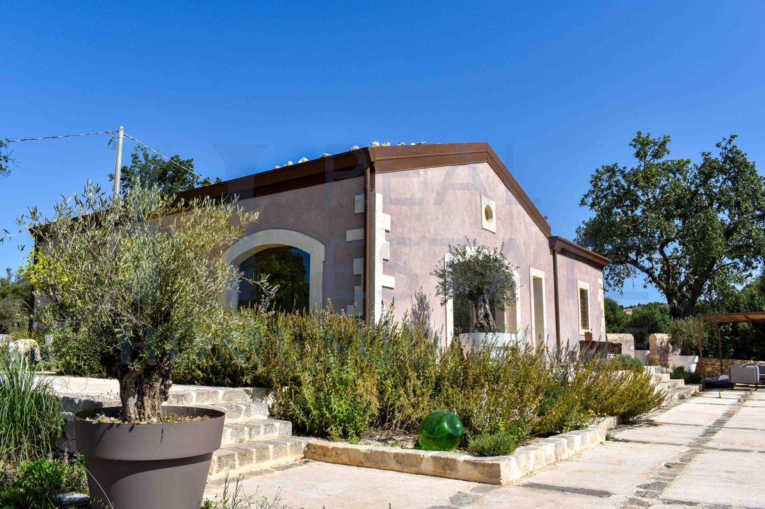 Villa in Center, Noto, Sicily 4 - 15812443