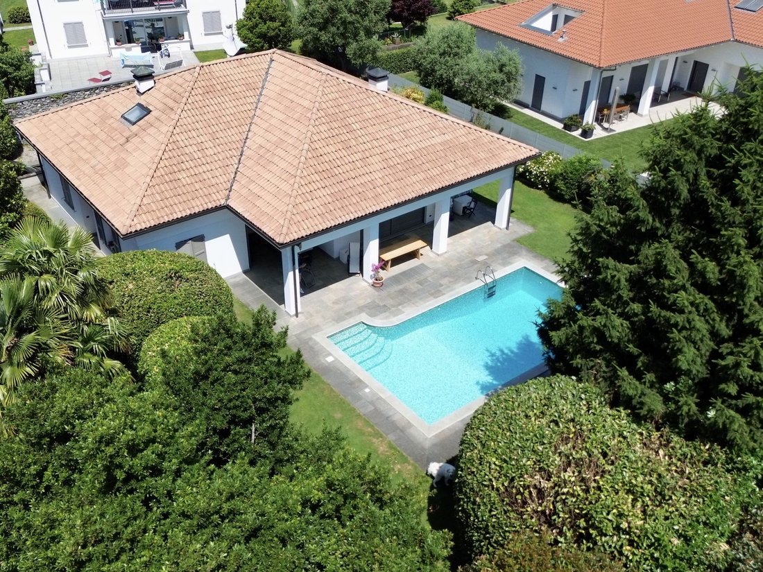 Villa in Gravedona ed Uniti, Lombardy, Italy 1 - 13869520