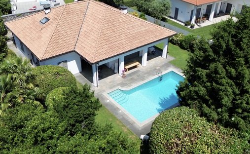 Villa in Gravedona ed Uniti, Lombardy, Italy 1