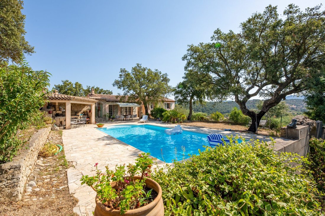 Villa in Le Plan-de-la-Tour, Provence-Alpes-Côte d'Azur, France 2 - 15705482