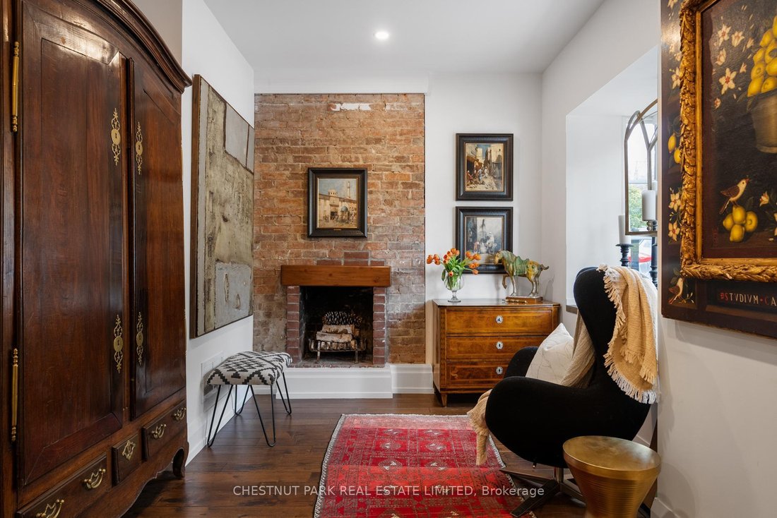 House in Toronto, Ontario, Canada 4 - 15812679