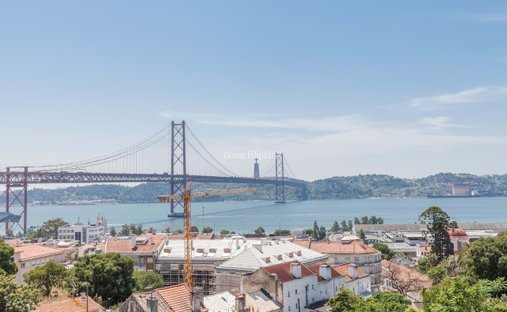 Villa in Alcantara, Lisbon, Portugal 1