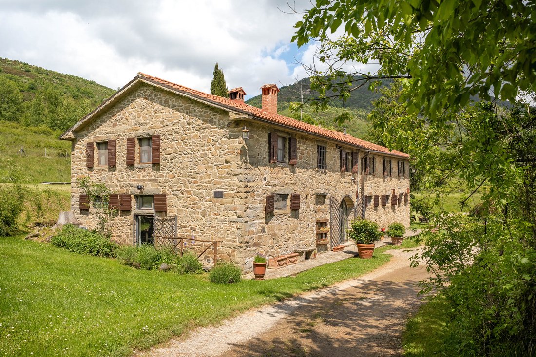Casa de Campo en Castelfranco Piandiscò, Toscana, Italia 1 - 15813928