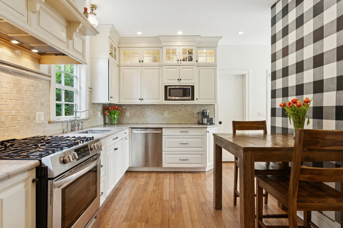 House in Garden City, New York, United States 5 - 15814071