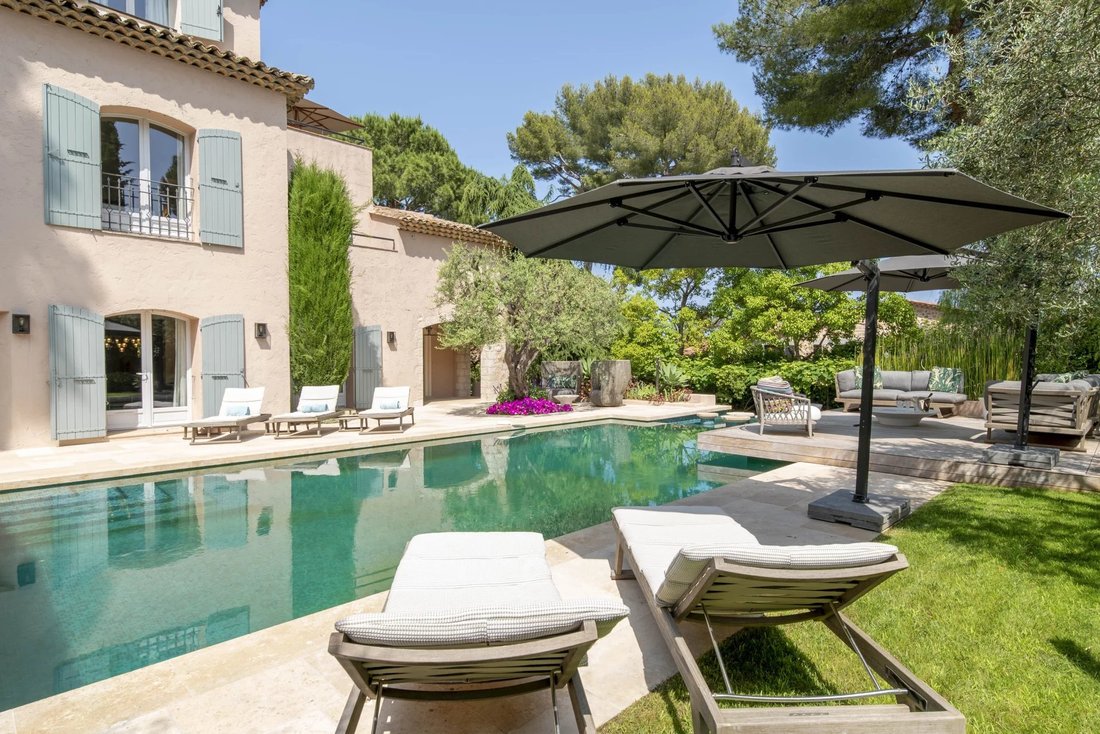 Villa in Antibes, Provence-Alpes-Côte d'Azur, France 2 - 15814896