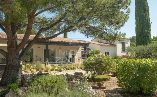 House in Lauris, Provence-Alpes-Côte d'Azur, France 1