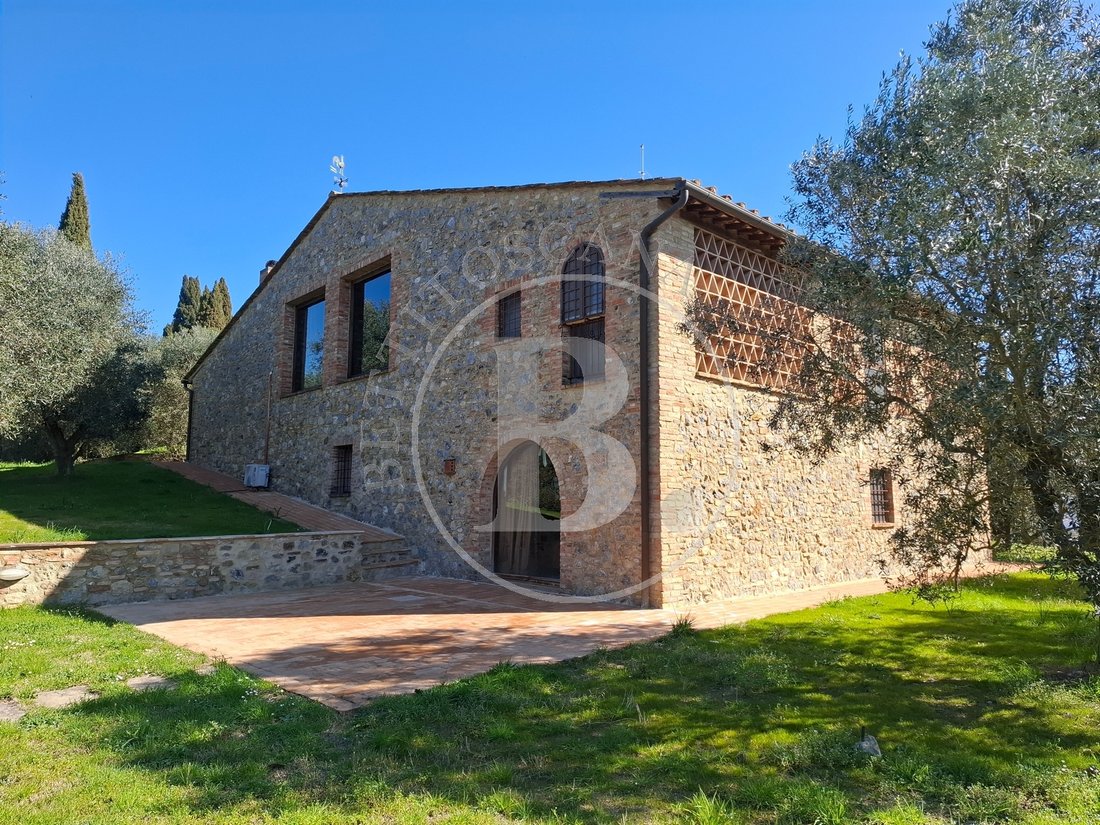 House in San Gimignano, Tuscany, Italy 2 - 15814569