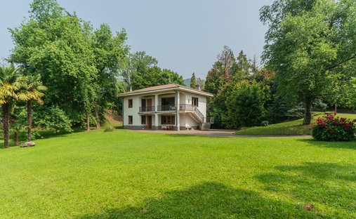 Villa in Saltrio, Lombardei, Italien 1