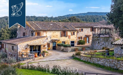 Villa in Monteriggioni, Tuscany, Italy 1