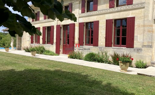 House in Tizac-de-Lapouyade, Nouvelle-Aquitaine, France 1