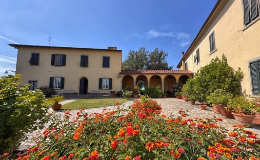 Villa in Montecalvoli, Tuscany, Italy 1