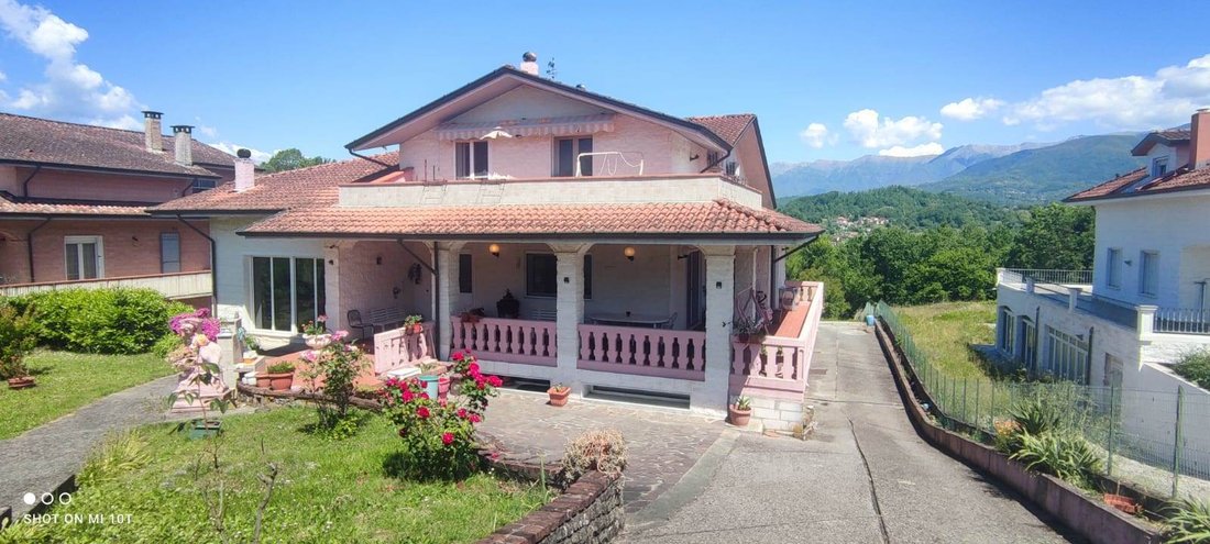 Villa in Licciana Nardi, Tuscany, Italy 1 - 15821713