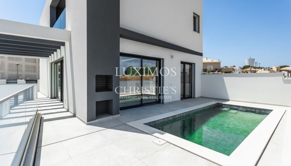 Villa in Mexilhoeira Grande, Algarve, Portugal 1 - 14126015