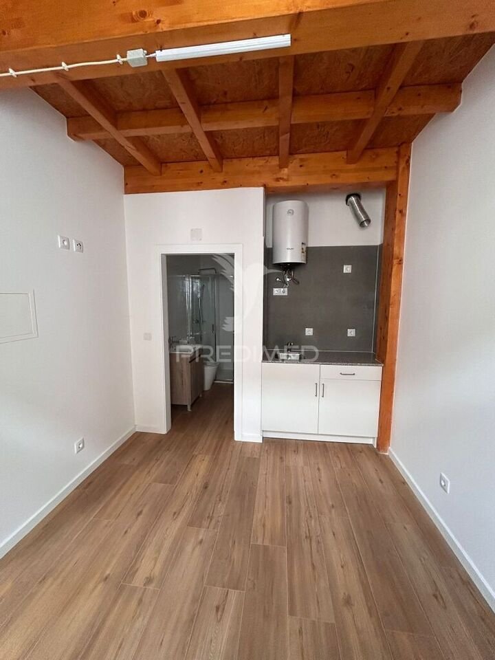 Estate in Coimbra (Se Nova, Santa Cruz, Almedina e Sao Bartolomeu), Coimbra District, Portugal 2 - 15684625