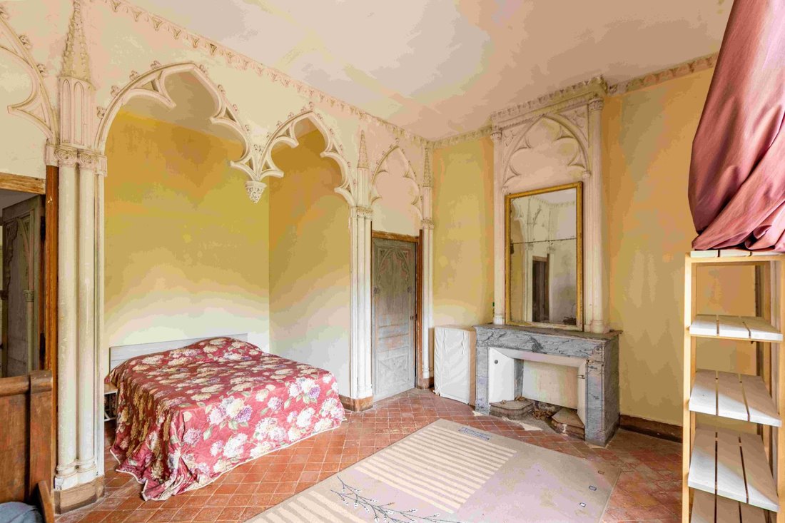 A 15th-Century Vineyard Château Where Time Stands Still in Provence’s Golden Hills