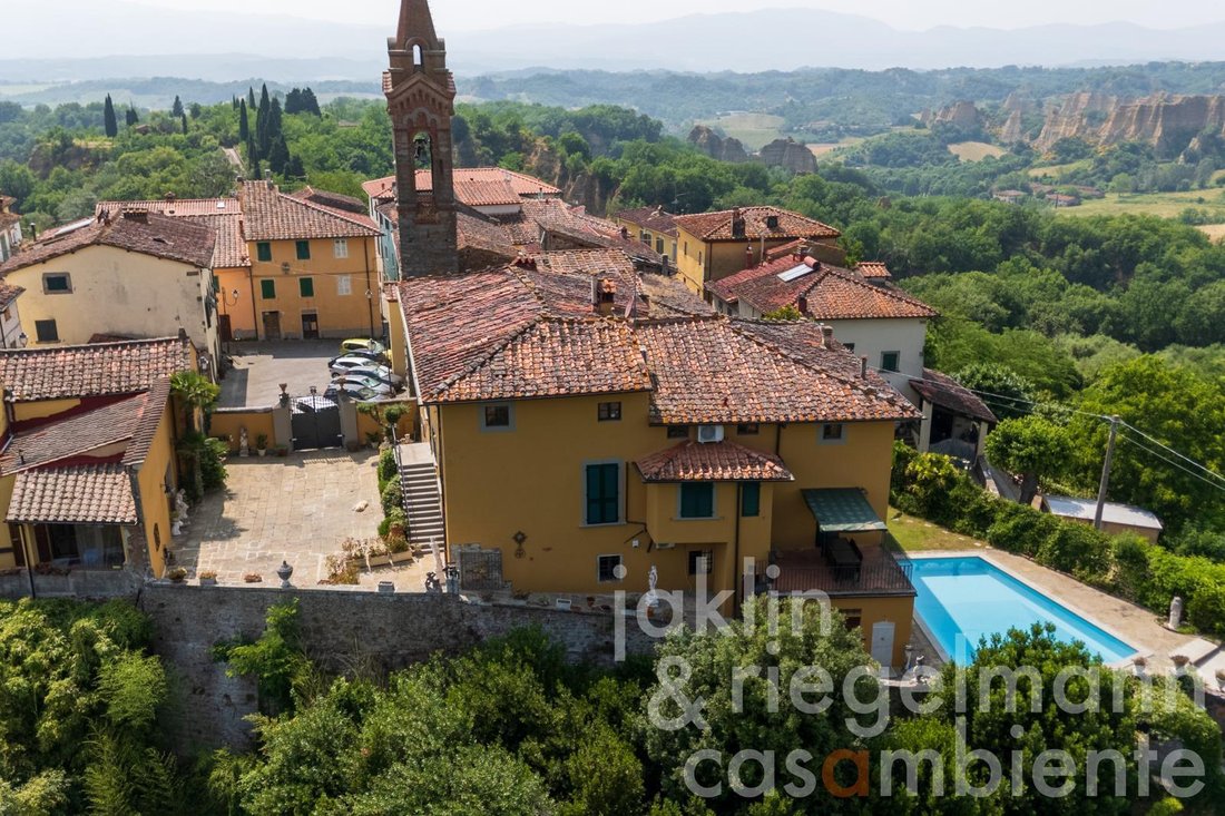 Estate in Terranuova Bracciolini, Tuscany, Italy 4 - 15815175