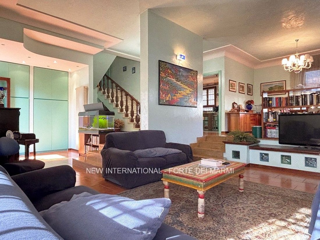 House in Ronchi, Massa, Italy 5 - 15823740