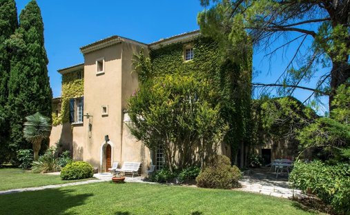 House in Orange, Provence-Alpes-Côte d'Azur, France 1
