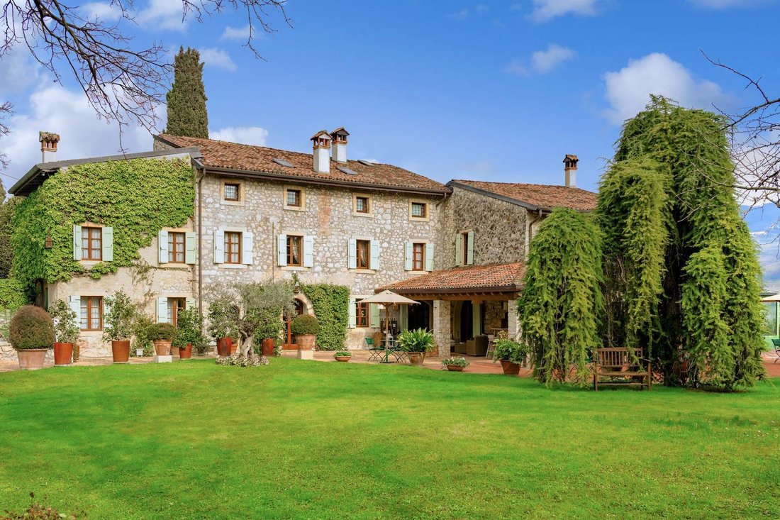 House in Negrar di Valpolicella, Veneto, Italy 1 - 15283674