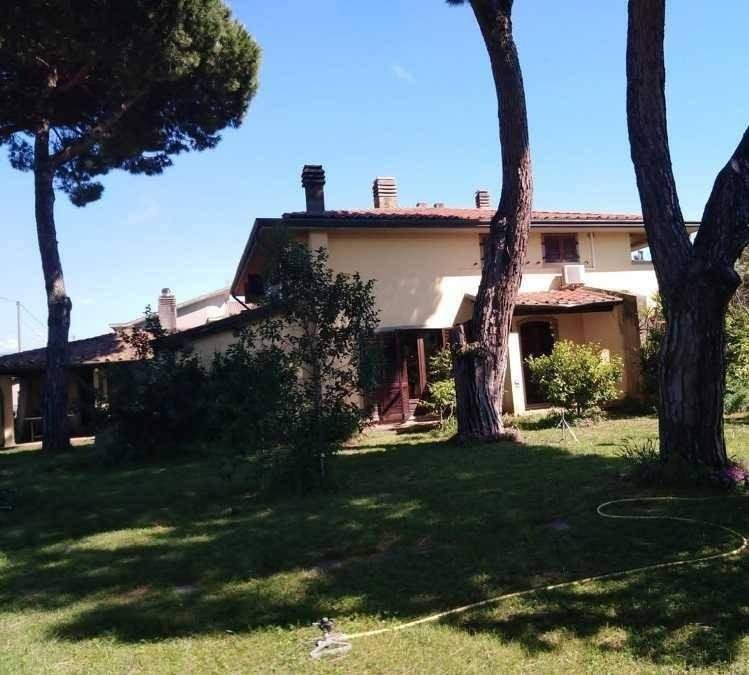 Villa in Marina di Carrara, Tuscany, Italy 5 - 15817519