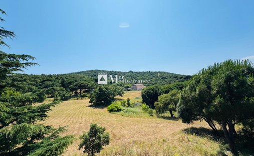 Castle in Ville-Les Saquedes-Le Bouillonnet, Sainte-Maxime, France 1