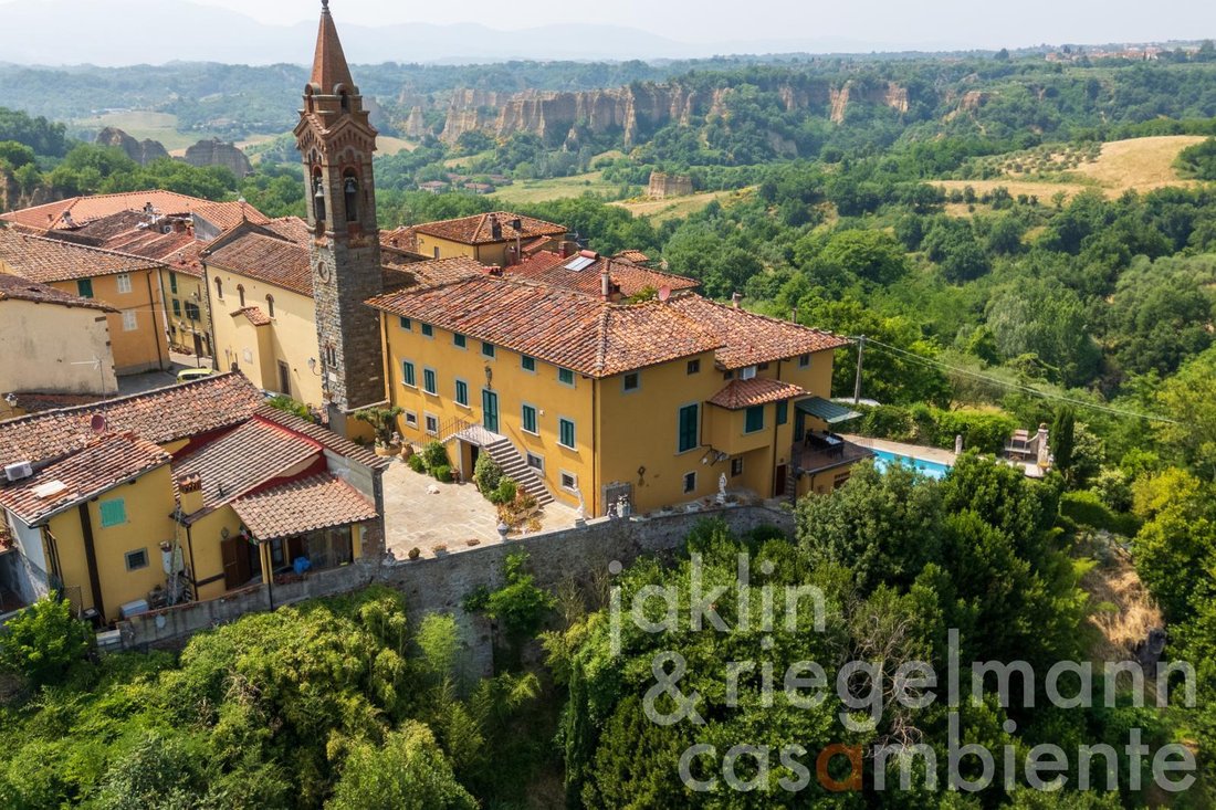 Estate in Terranuova Bracciolini, Tuscany, Italy 3 - 15815175