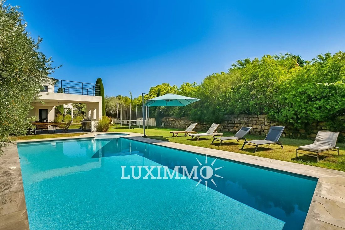 Villa in Valbonne, Provence-Alpes-Côte d'Azur, France 2 - 15823231