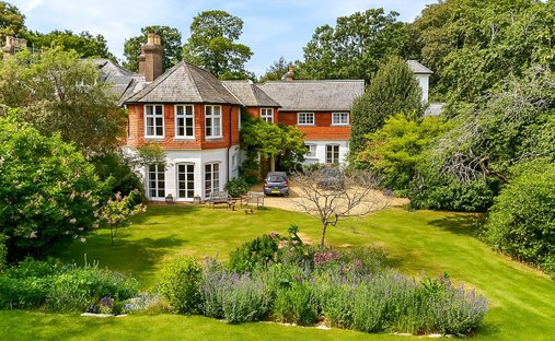 House in Highcliffe, England 1