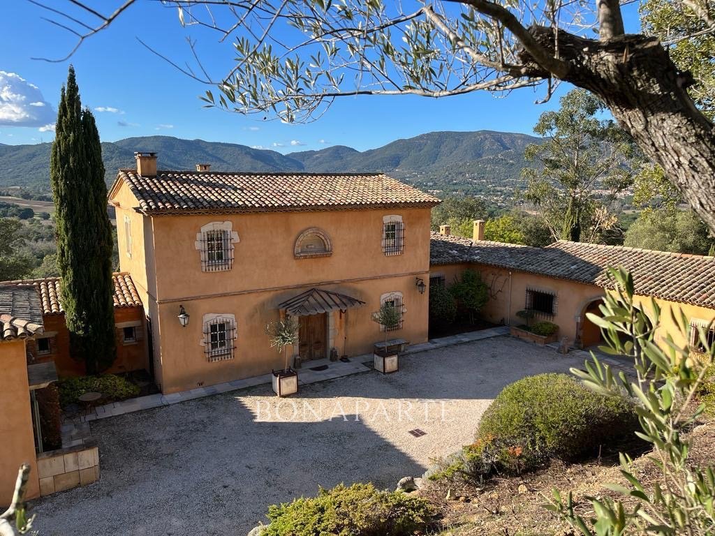 Provençal Dream: A Stone Sanctuary Where Time Stands Still
