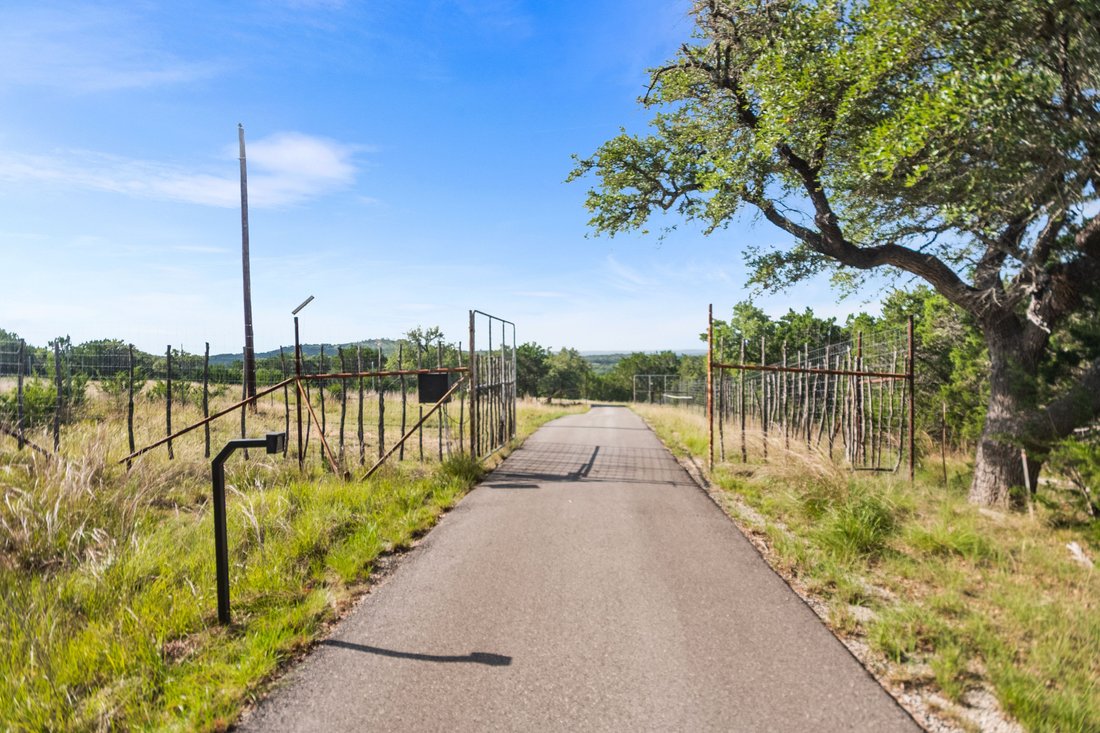 House in Bandera, Texas, United States 4 - 15820719