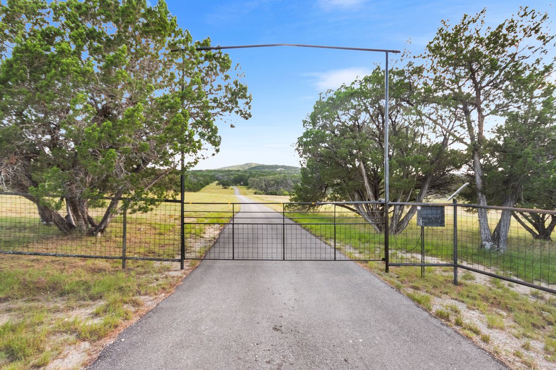 House in Bandera, Texas, United States 3 - 15820719