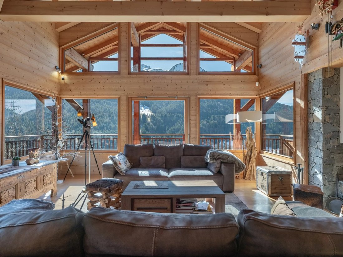 Chalet in La Chapelle-d'Abondance, Auvergne-Rhône-Alpes, France 1 - 15823247