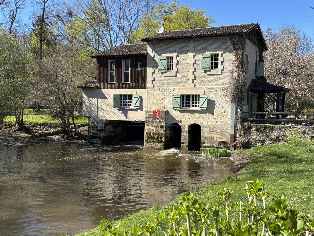 House in Libourne, Nouvelle-Aquitaine, France 1 - 15433421