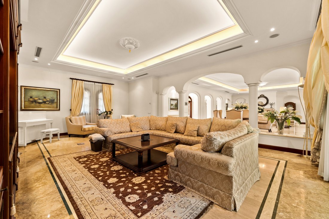 Villa in Guadalmina Baja, San Pedro de Alcantara, Spain 5 - 15709490