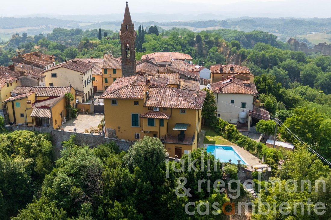 Estate in Terranuova Bracciolini, Tuscany, Italy 5 - 15815175