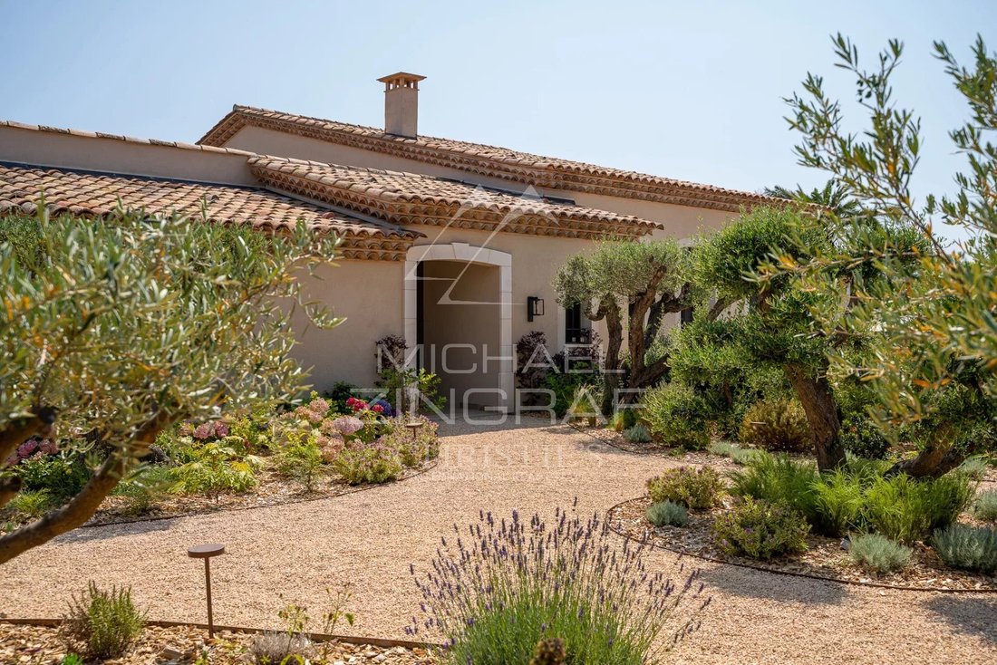 Estate in Zone Est Diffuse, Saint-Tropez, France 4 - 15809134