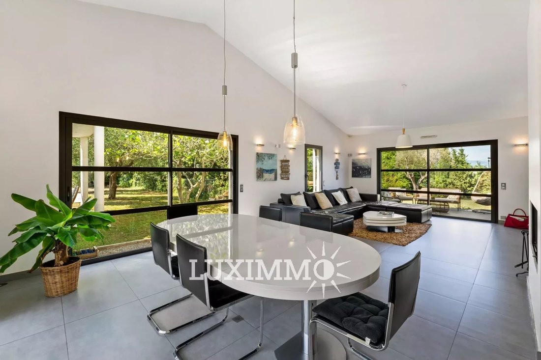 Villa in Valbonne, Provence-Alpes-Côte d'Azur, France 4 - 15823231