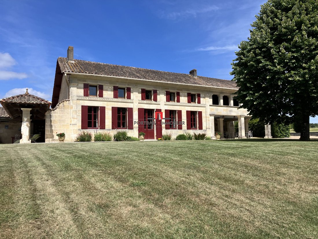 House in Tizac-de-Lapouyade, Nouvelle-Aquitaine, France 2 - 15718910