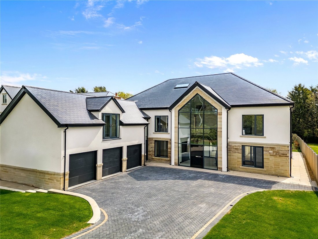 House in Slaid Hill, Leeds, England 2 - 14499253